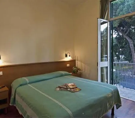 Firenze ホテル 2*